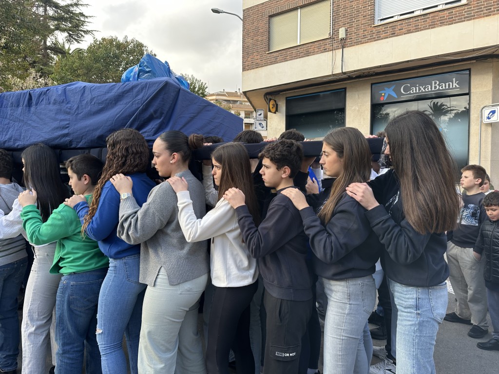 Primer ensayo de los pequeños costaleros de María santísima de la Paz