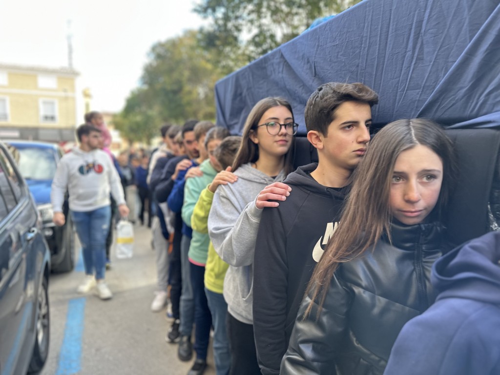 Primer ensayo de los pequeños costaleros de María santísima de la Paz