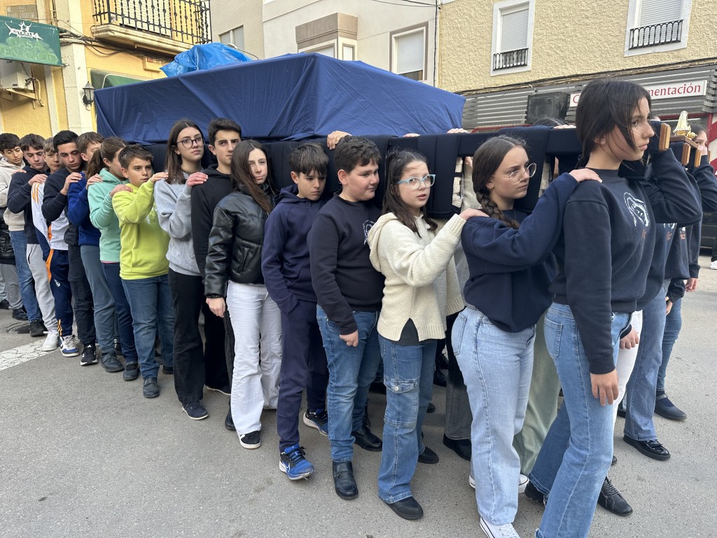 Primer ensayo de los pequeños costaleros de María santísima de la Paz