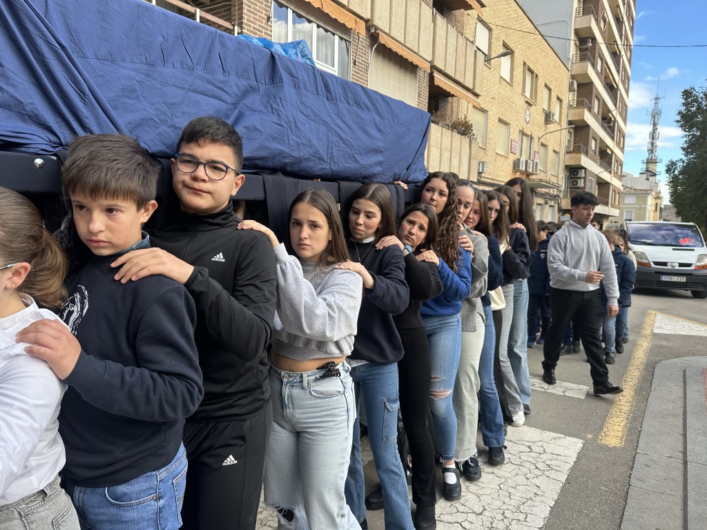 Primer ensayo de los pequeños costaleros de María santísima de la Paz