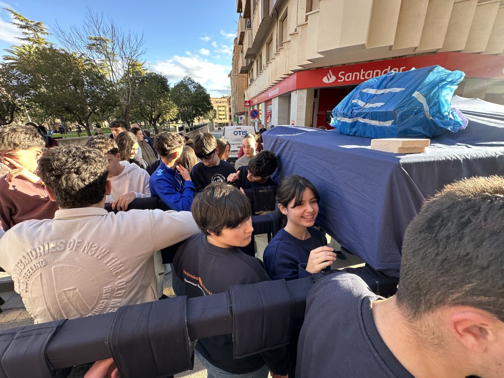 Primer ensayo de los pequeños costaleros de María santísima de la Paz