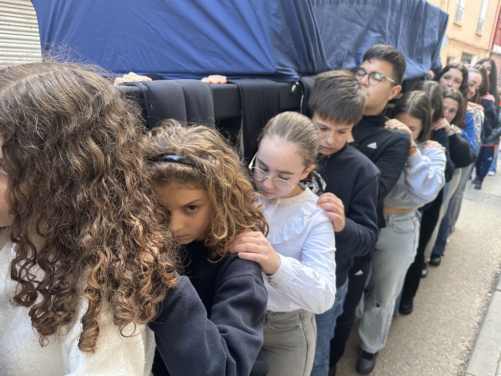 Primer ensayo de los pequeños costaleros de María santísima de la Paz