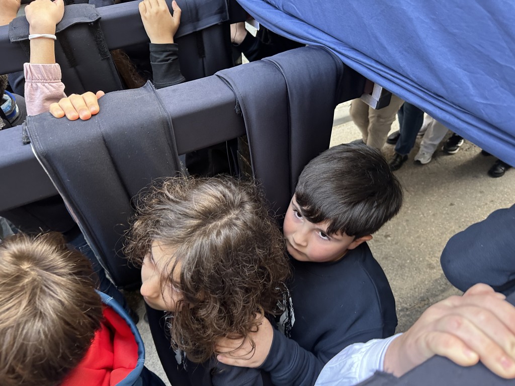 Primer ensayo de los pequeños costaleros de María santísima de la Paz