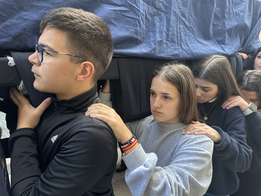 Primer ensayo de los pequeños costaleros de María santísima de la Paz