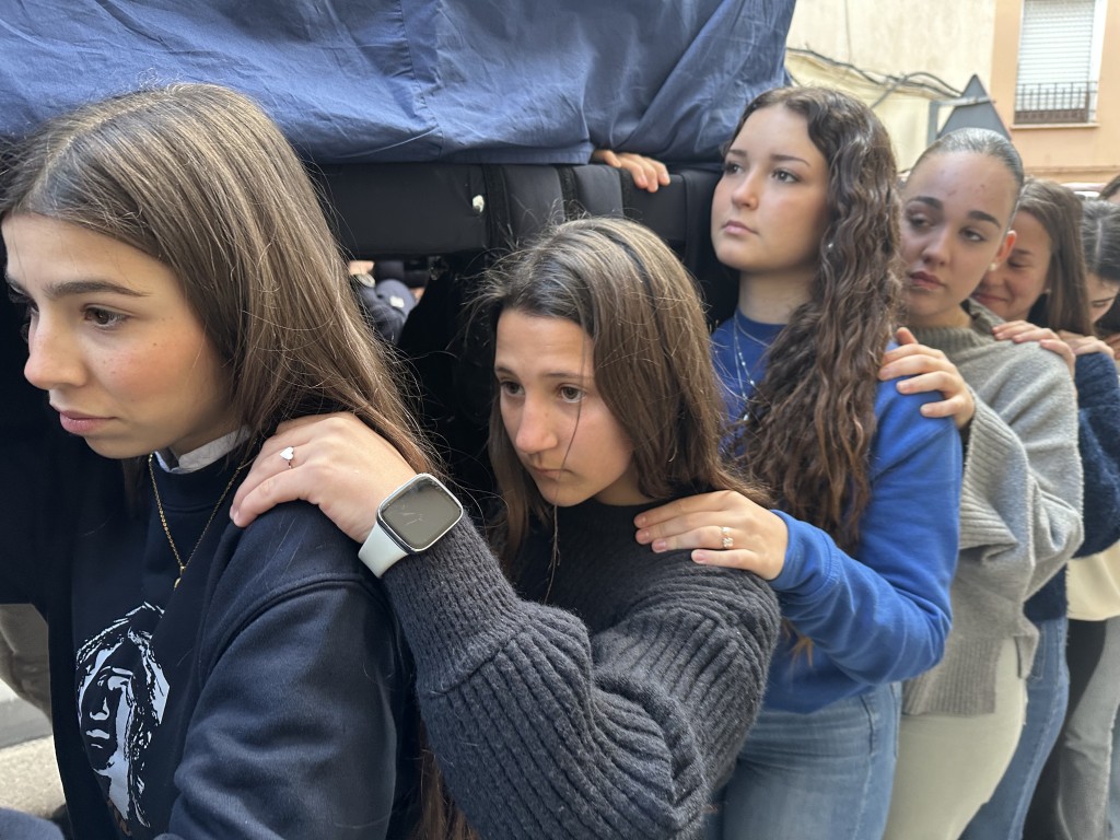 Primer ensayo de los pequeños costaleros de María santísima de la Paz