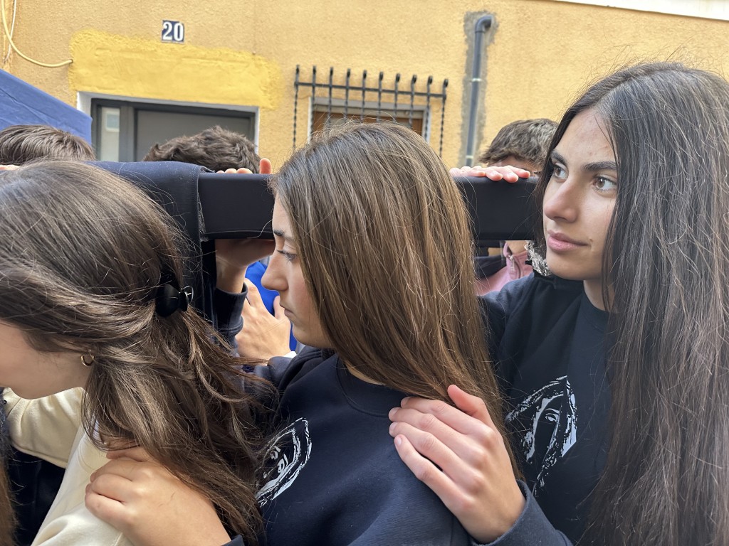 Primer ensayo de los pequeños costaleros de María santísima de la Paz