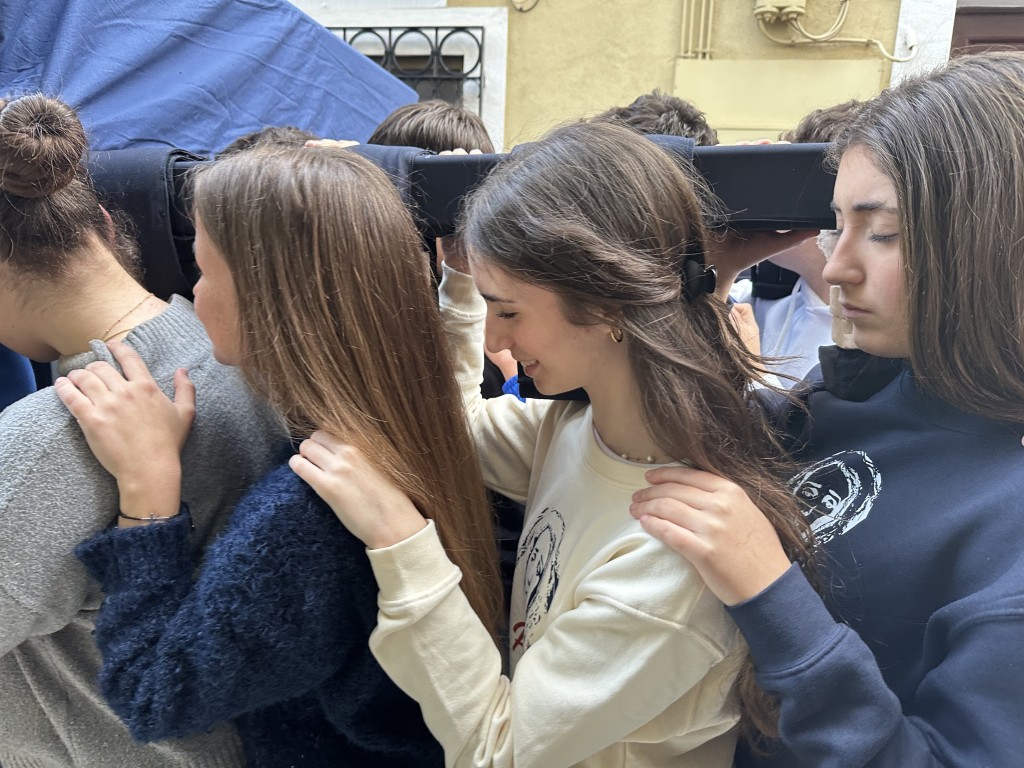 Primer ensayo de los pequeños costaleros de María santísima de la Paz
