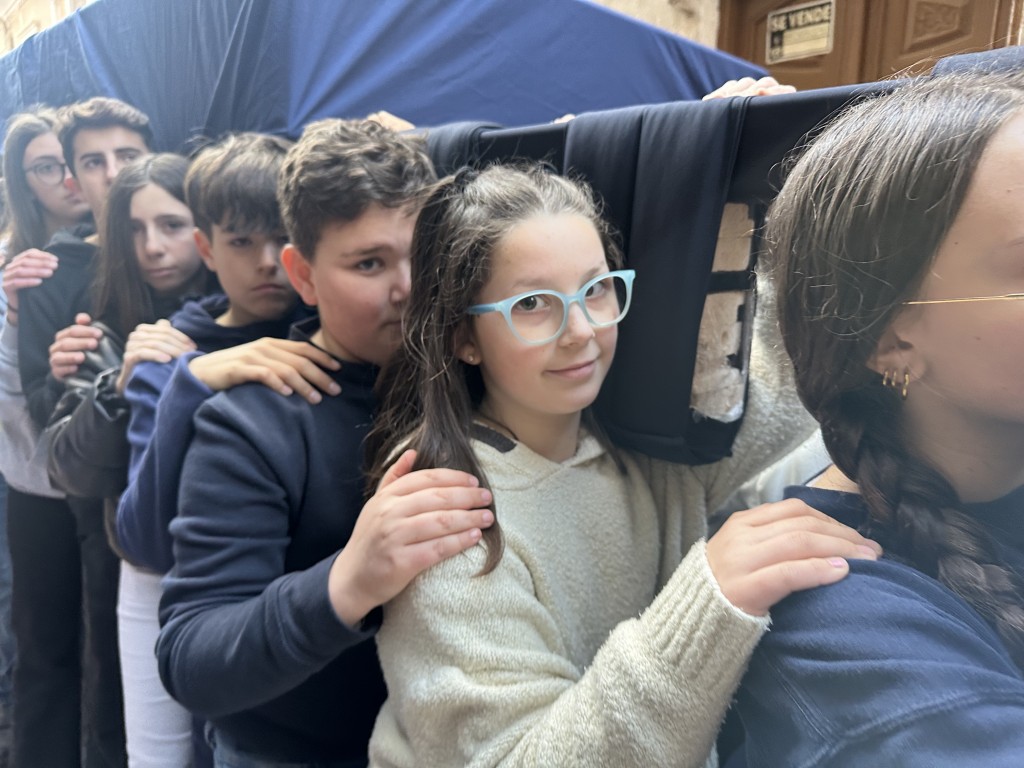 Primer ensayo de los pequeños costaleros de María santísima de la Paz