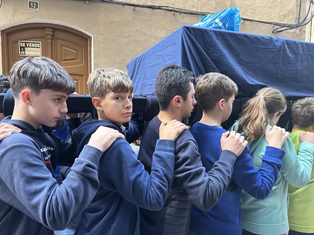Primer ensayo de los pequeños costaleros de María santísima de la Paz