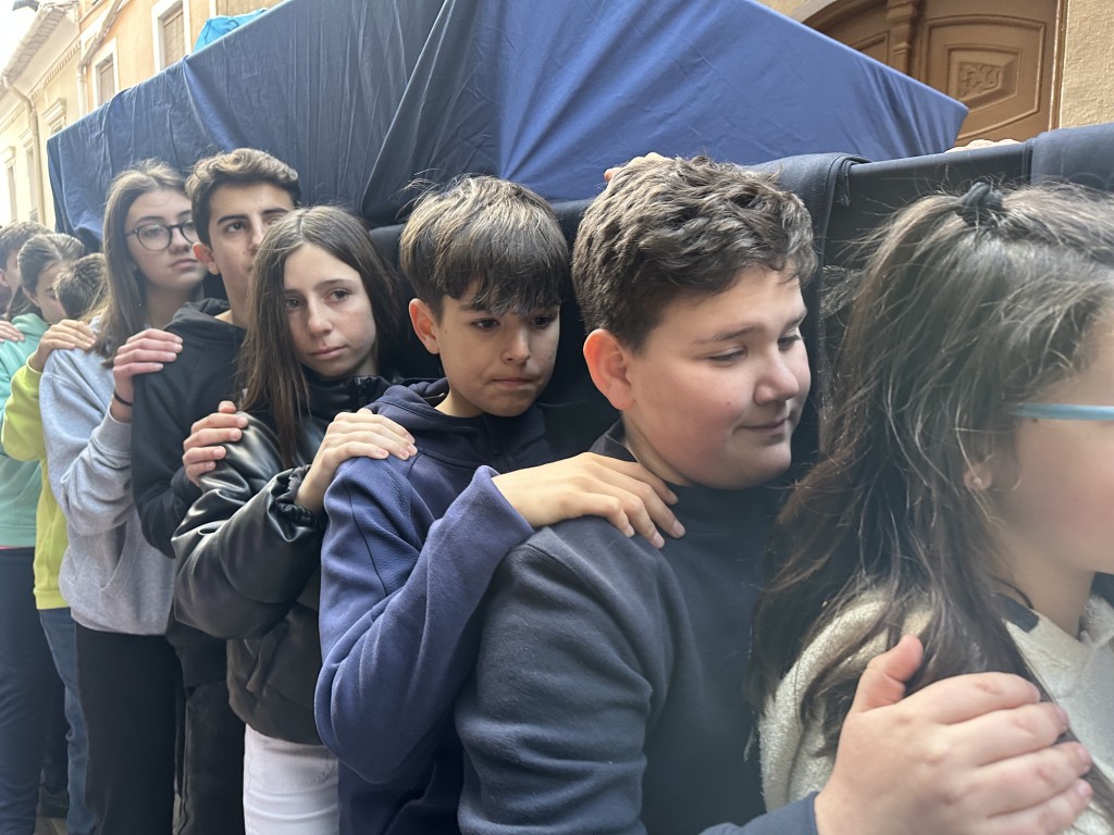 Primer ensayo de los pequeños costaleros de María santísima de la Paz
