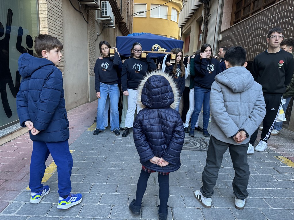 Primer ensayo de los pequeños costaleros de María santísima de la Paz