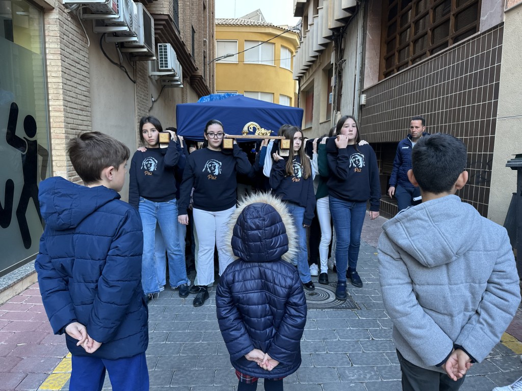 Primer ensayo de los pequeños costaleros de María santísima de la Paz