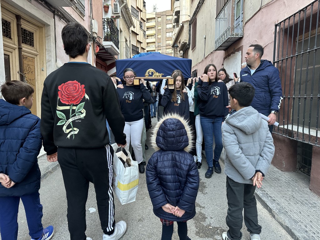 Primer ensayo de los pequeños costaleros de María santísima de la Paz