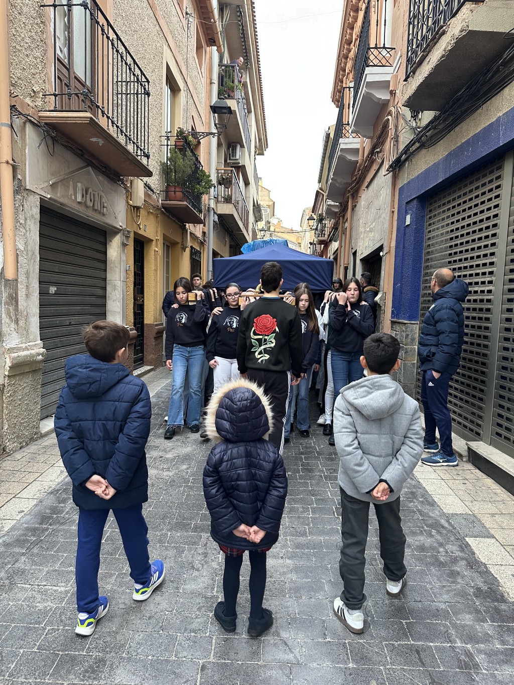 Primer ensayo de los pequeños costaleros de María santísima de la Paz