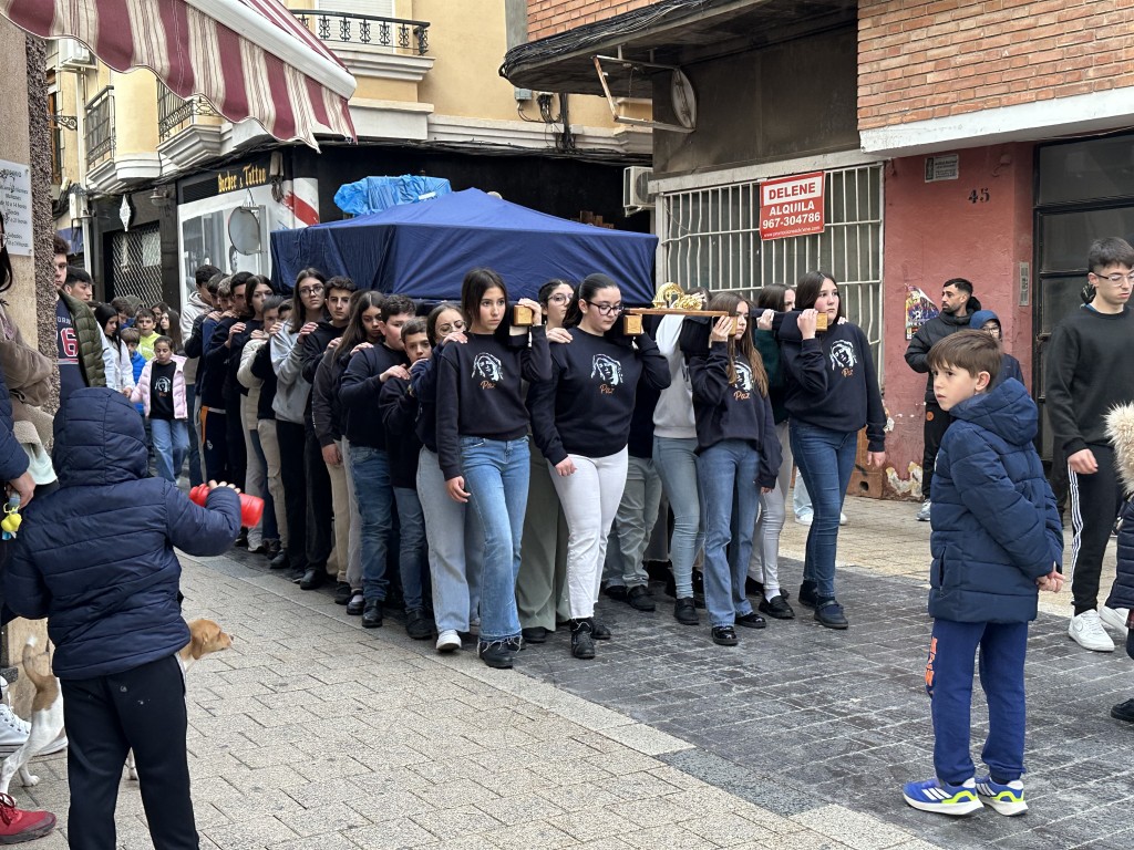 Primer ensayo de los pequeños costaleros de María santísima de la Paz