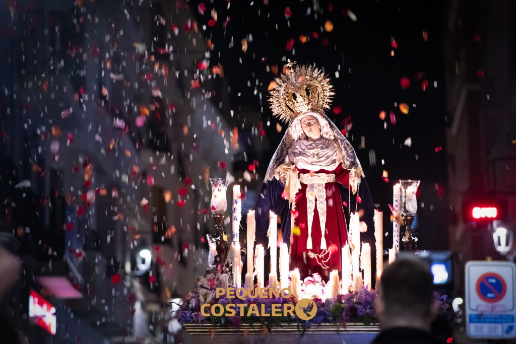 Un cielo lleno de devoción para María Santísima de la Paz