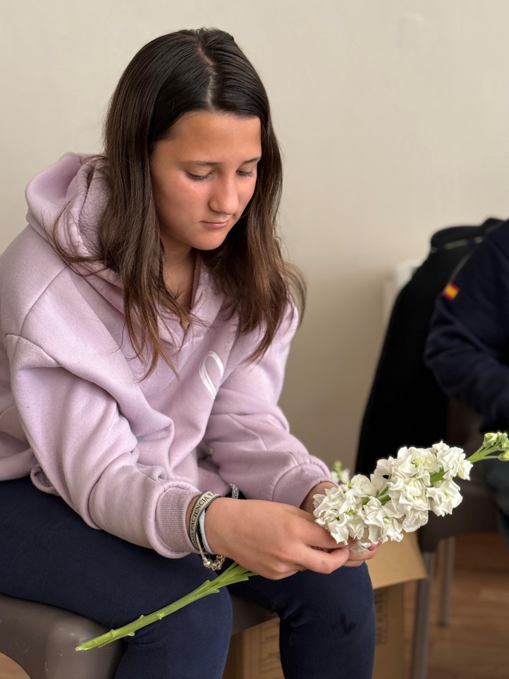 PREPARATIVOS PETALÁ | Las risas de los más pequeños se mezclan con los consejos
