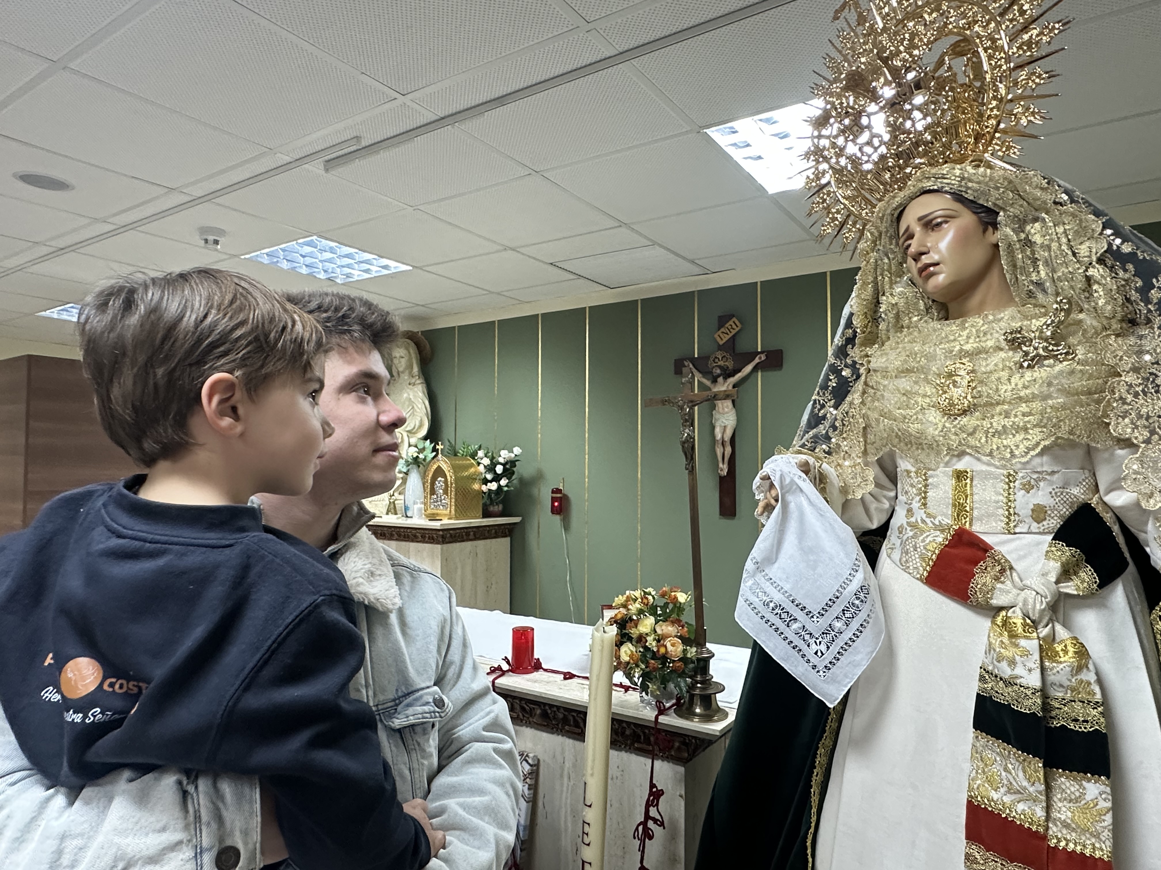 El emotivo traslado de María Santísima de la Paz a Las Hazas de Hellín